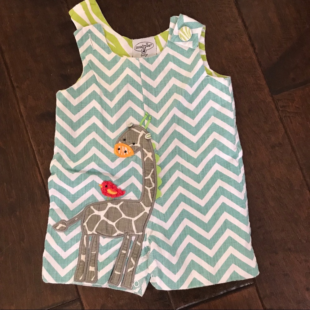 ❌SOLD❌ Mud Pie giraffe appliqué romper